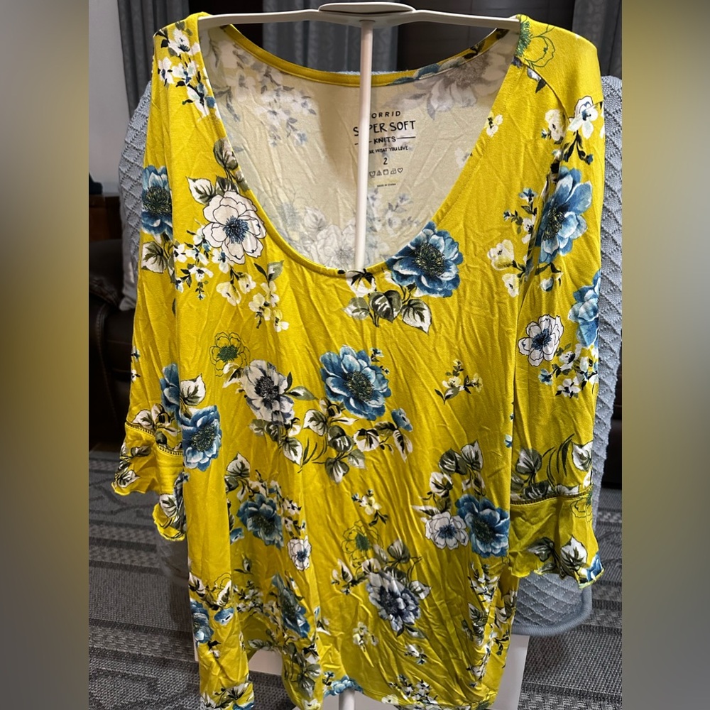 NWT Torrid women’s yellow elbow length sleeve shirt. SZ 2